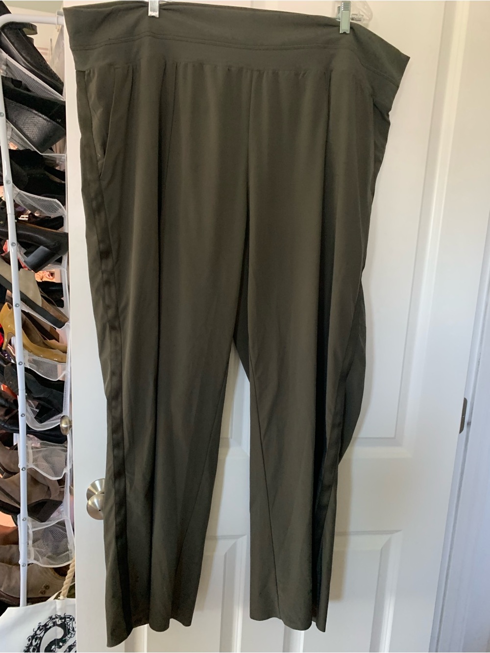 Athleta Nolita women’s sage green Wide-Leg Pants - Picture 8 of 8
